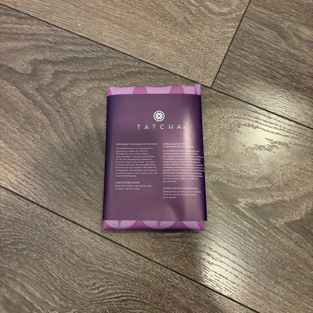 💞 2 for $15 💞 NWT Tatcha Japanese Furoshiki Cloth Gift Fabric Wrap + Hand Fan - Picture 3 of 5